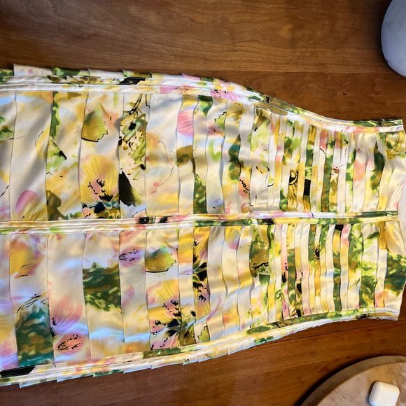 JS Collections Petite Size 6 Floral Cocktail dress with spaghetti straps & scarf - Picture 12 of 15